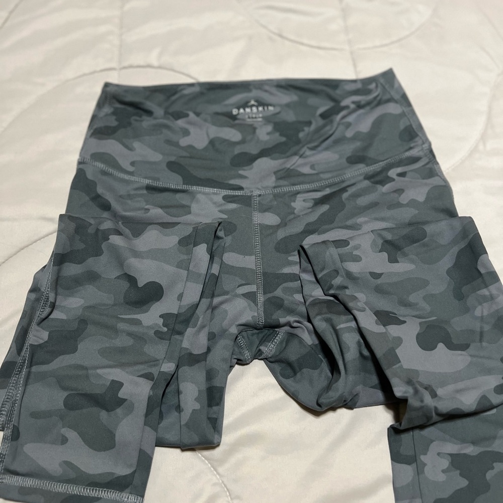 Danskin Dark Gray Camo Leggings